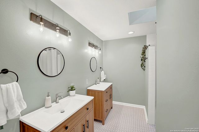 3 Quail Hollow, Pleasanton, TX 78064