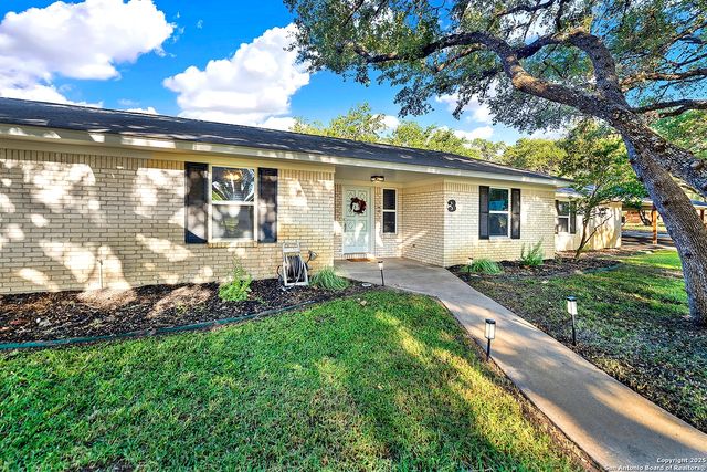 3 Quail Hollow, Pleasanton, TX 78064