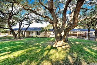 3 Quail Hollow, Pleasanton, TX 78064