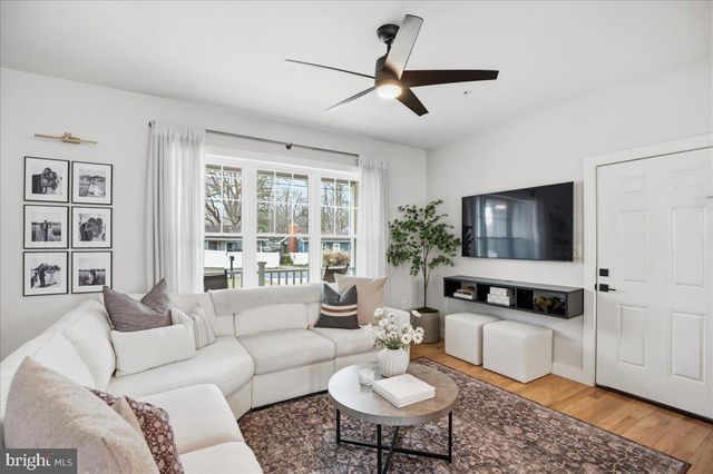 12 PENNSYLVANIA AVE, Edgewater, MD 21037