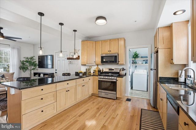 12 PENNSYLVANIA AVE, Edgewater, MD 21037