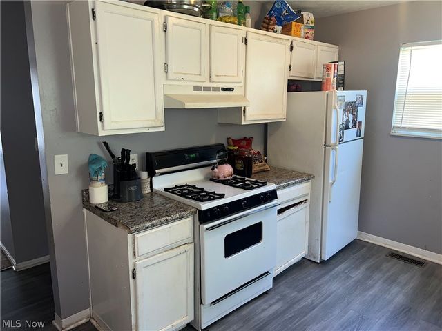 9702 Gaylord Avenue, Cleveland, OH 44105