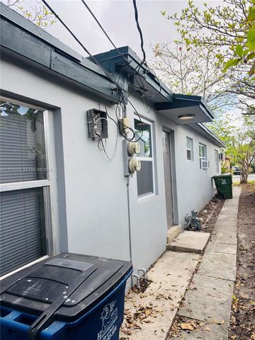 825 NE 7th St rear, Hallandale Beach, FL 33009