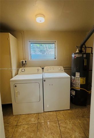 825 NE 7th St rear, Hallandale Beach, FL 33009