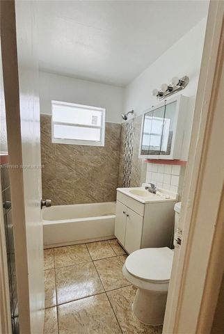 825 NE 7th St rear, Hallandale Beach, FL 33009