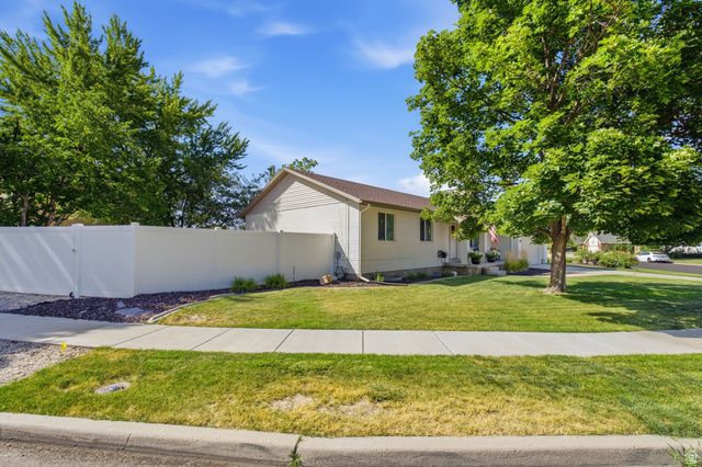 1709 E 9350 S, Sandy, UT 84093