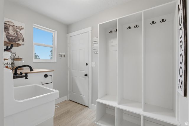1709 E 9350 S, Sandy, UT 84093