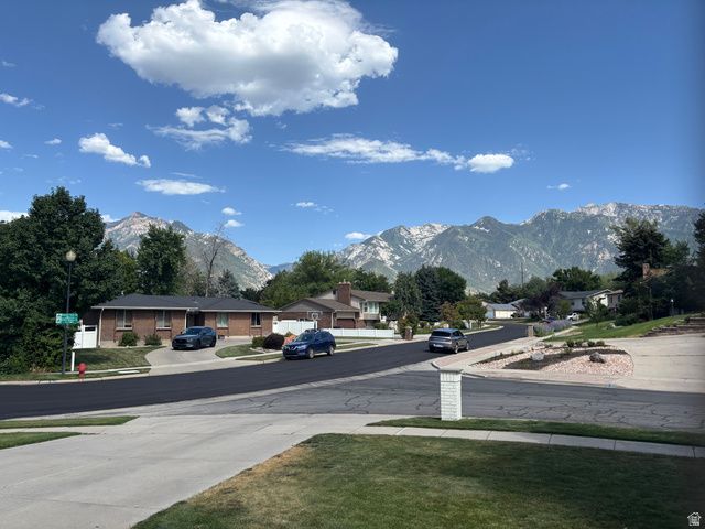 1709 E 9350 S, Sandy, UT 84093