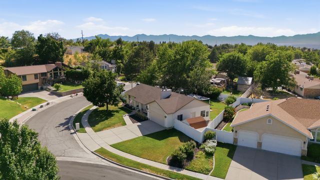 1709 E 9350 S, Sandy, UT 84093