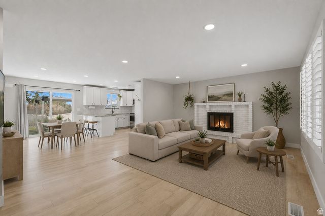 1709 E 9350 S, Sandy, UT 84093