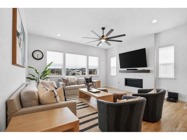 9006 Chalk Creek Pl, Littleton, CO 80125