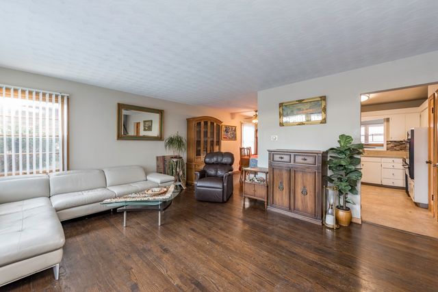 732 Whitney Avenue, Winthrop Harbor, IL 60096