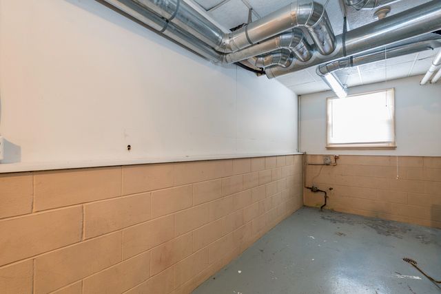 732 Whitney Avenue, Winthrop Harbor, IL 60096