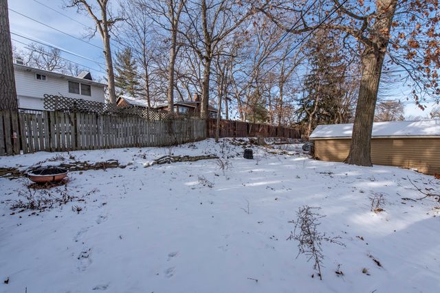 732 Whitney Avenue, Winthrop Harbor, IL 60096