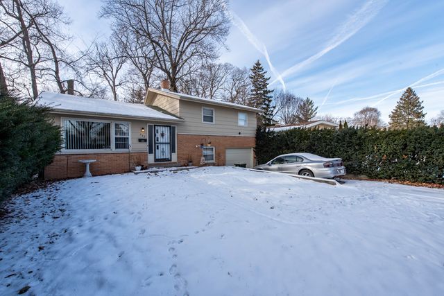 732 Whitney Avenue, Winthrop Harbor, IL 60096