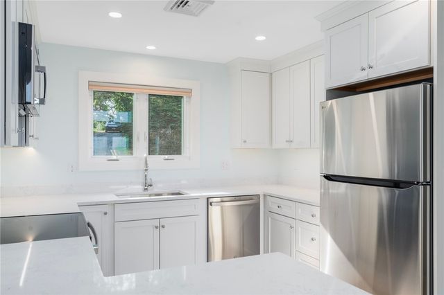 117 Indian Avenue, Portsmouth, RI 02871