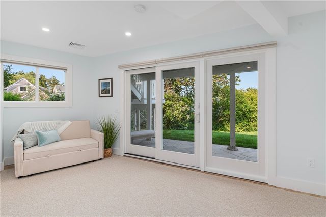 117 Indian Avenue, Portsmouth, RI 02871