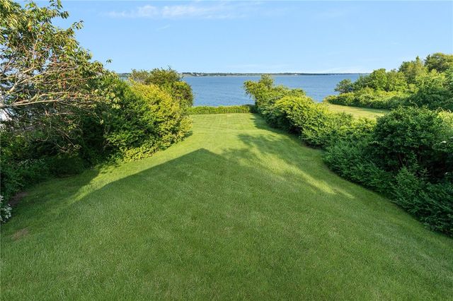 117 Indian Avenue, Portsmouth, RI 02871
