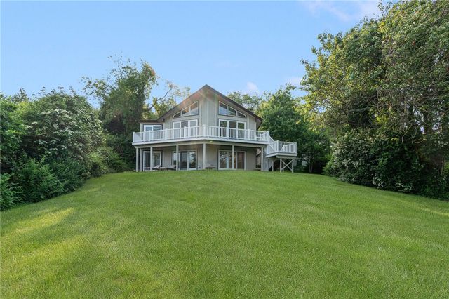 117 Indian Avenue, Portsmouth, RI 02871
