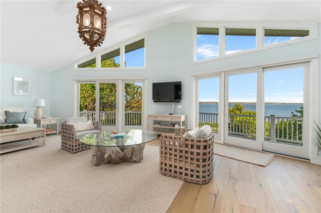 117 Indian Avenue, Portsmouth, RI 02871