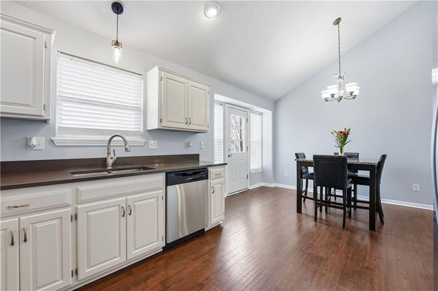 953 E Cottage Creek Drive, Gardner, KS 66030