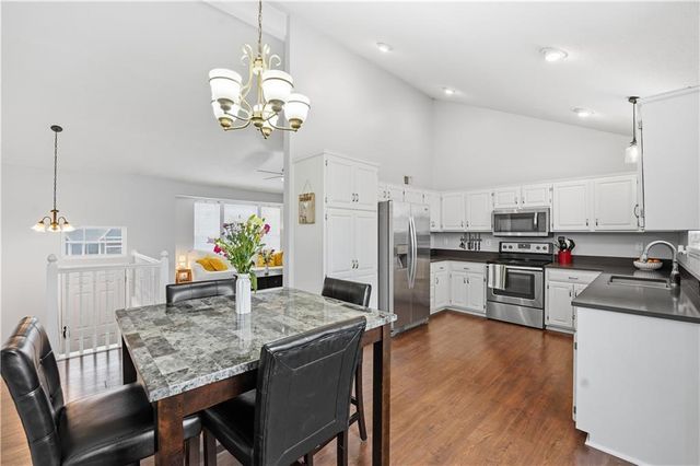 953 E Cottage Creek Drive, Gardner, KS 66030