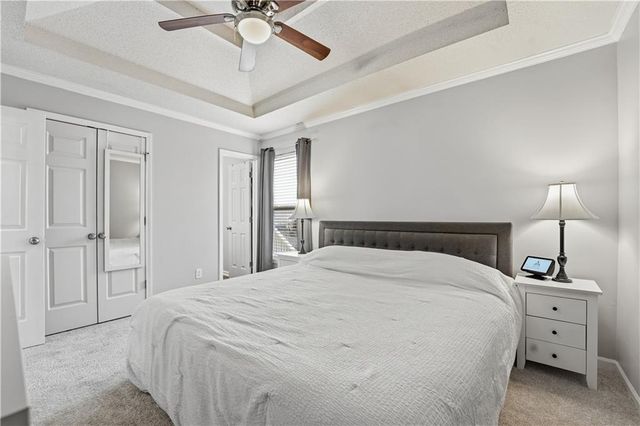 953 E Cottage Creek Drive, Gardner, KS 66030