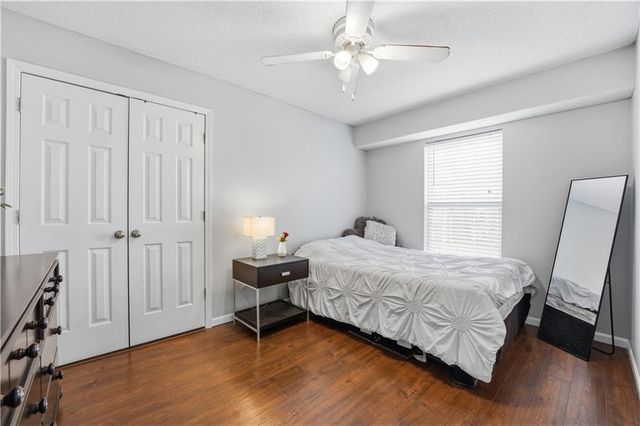 953 E Cottage Creek Drive, Gardner, KS 66030