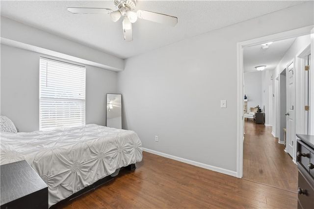 953 E Cottage Creek Drive, Gardner, KS 66030