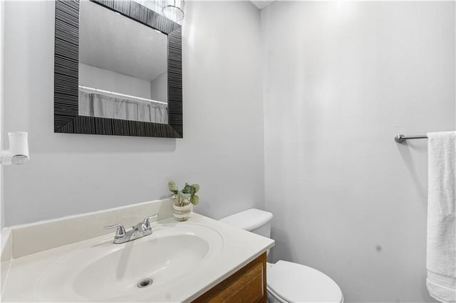 953 E Cottage Creek Drive, Gardner, KS 66030