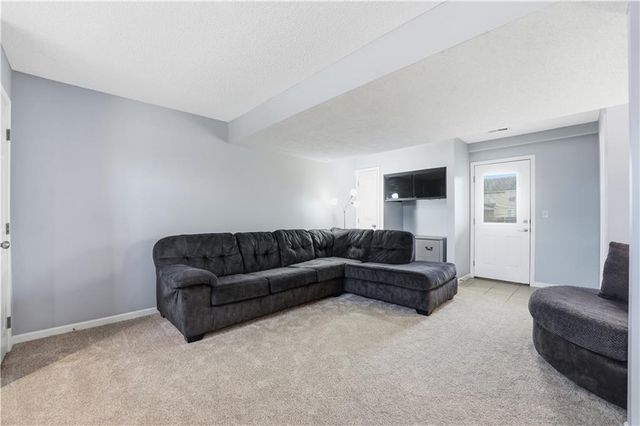 953 E Cottage Creek Drive, Gardner, KS 66030