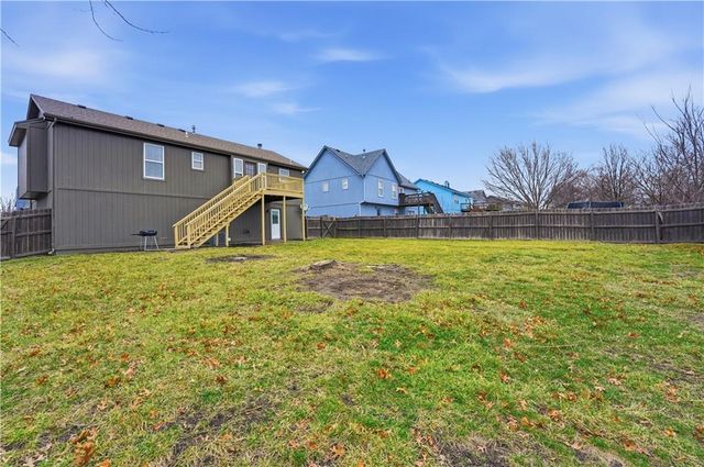 953 E Cottage Creek Drive, Gardner, KS 66030