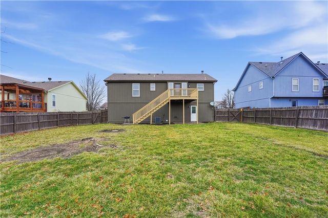 953 E Cottage Creek Drive, Gardner, KS 66030