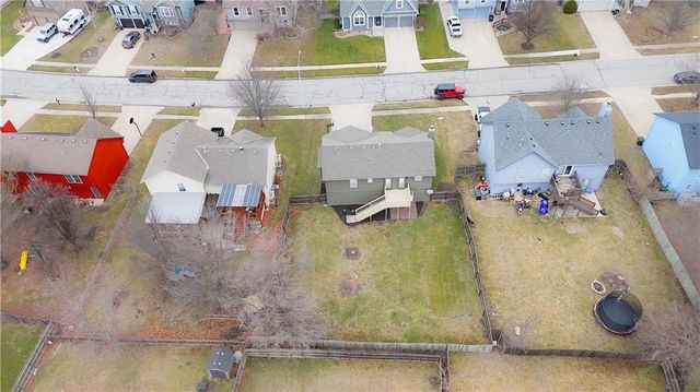 953 E Cottage Creek Drive, Gardner, KS 66030