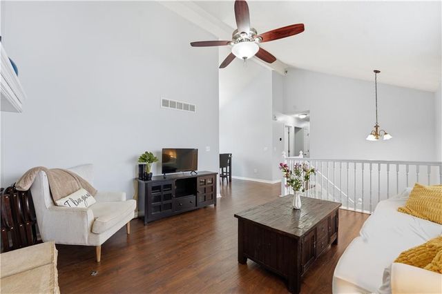 953 E Cottage Creek Drive, Gardner, KS 66030