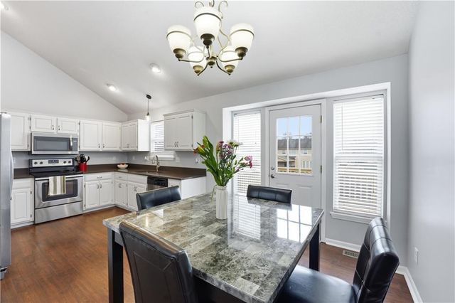 953 E Cottage Creek Drive, Gardner, KS 66030