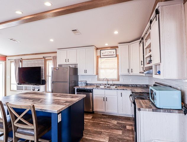 2661 Lampasas Dr, Midland, TX 79705