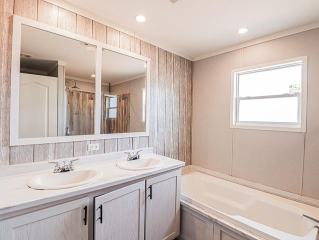 2661 Lampasas Dr, Midland, TX 79705