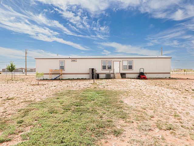 2661 Lampasas Dr, Midland, TX 79705