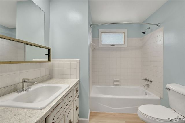 1 Emsworth Avenue, Tonawanda, NY 14223