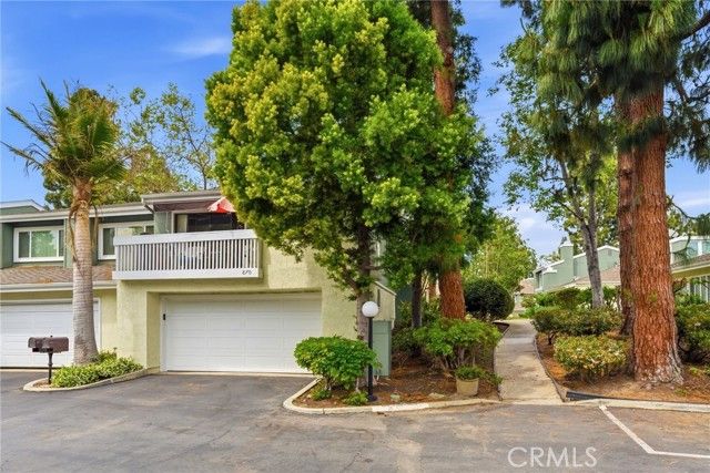 870 Deep Creek, Costa Mesa, CA 92626