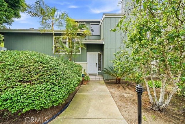 870 Deep Creek, Costa Mesa, CA 92626