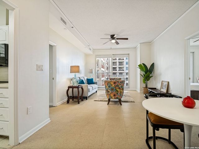 1 Towers Park Ln Apt 813, San Antonio, TX 78209