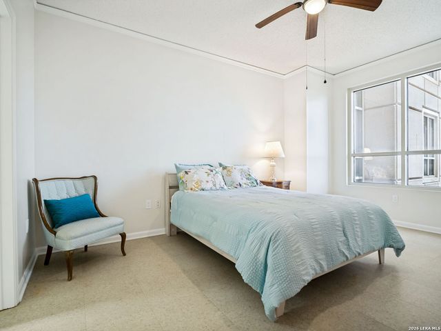 1 Towers Park Ln Apt 813, San Antonio, TX 78209