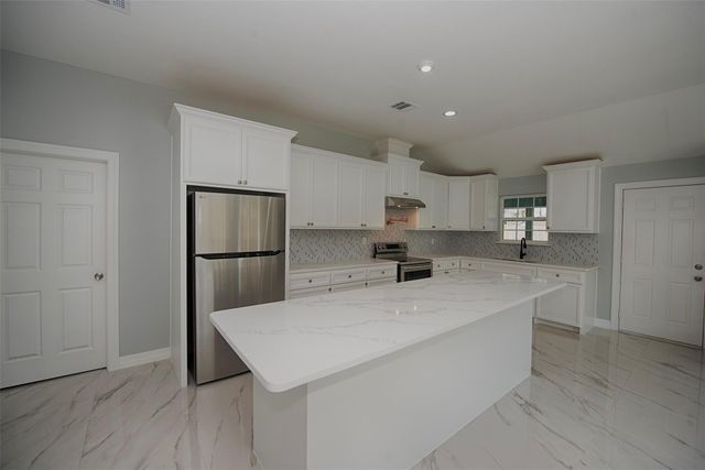 13235 Rampchester Lane, Houston, TX 77015