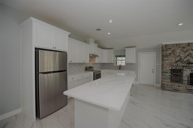 13235 Rampchester Lane, Houston, TX 77015