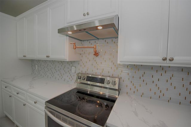 13235 Rampchester Lane, Houston, TX 77015