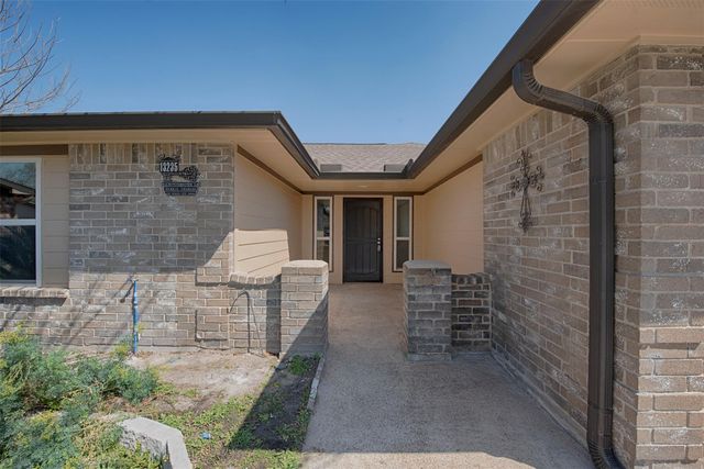 13235 Rampchester Lane, Houston, TX 77015