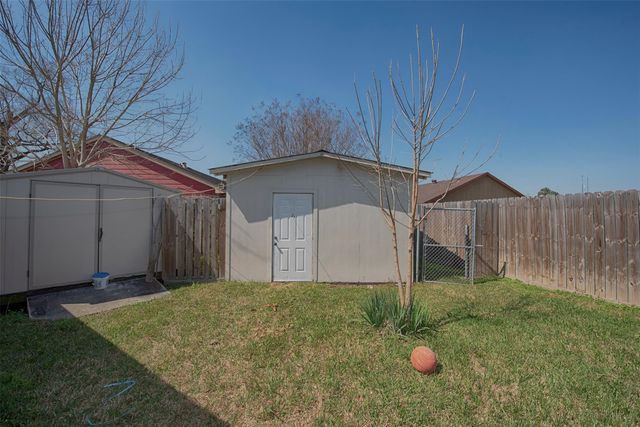 13235 Rampchester Lane, Houston, TX 77015