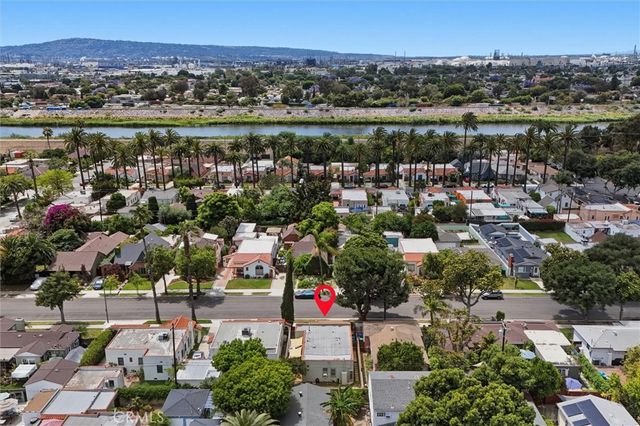 2048 Golden, Long Beach, CA 90806